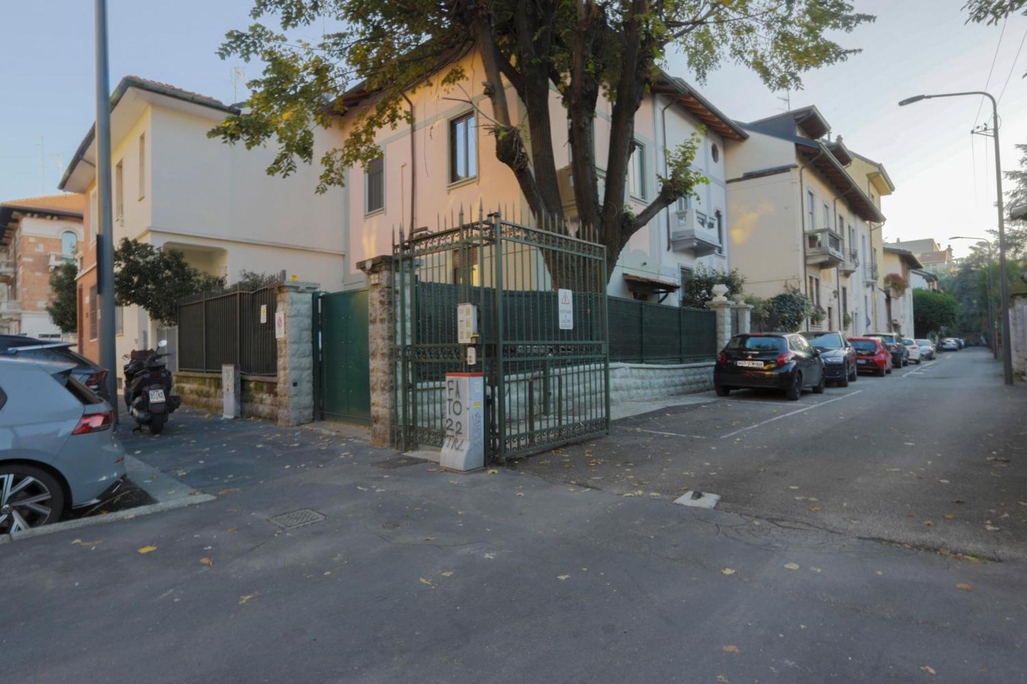 Fiera Milano-City Life Free Parking Villa Anglia' S Bridge Extérieur photo