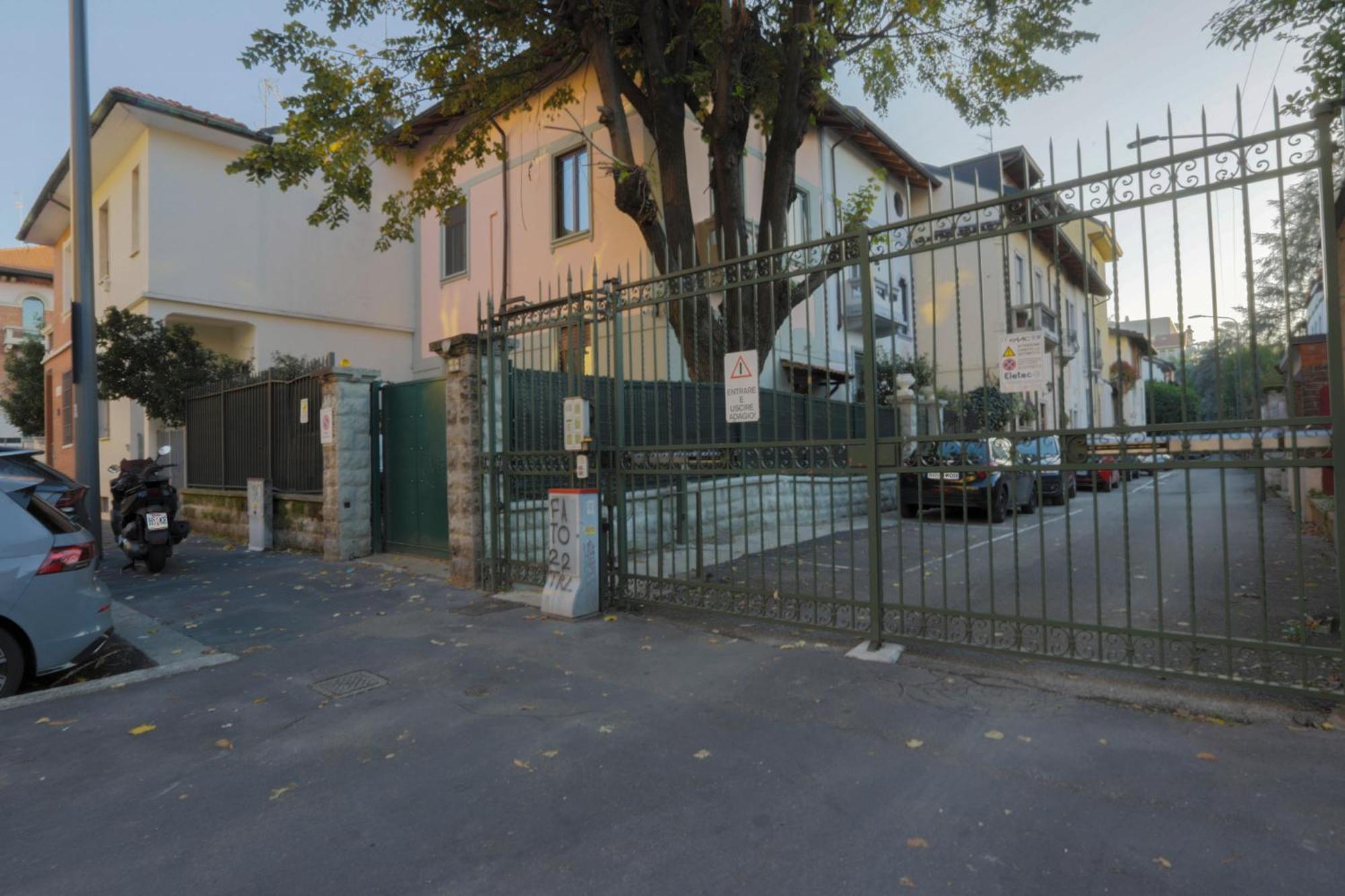 Fiera Milano-City Life Free Parking Villa Anglia' S Bridge Extérieur photo